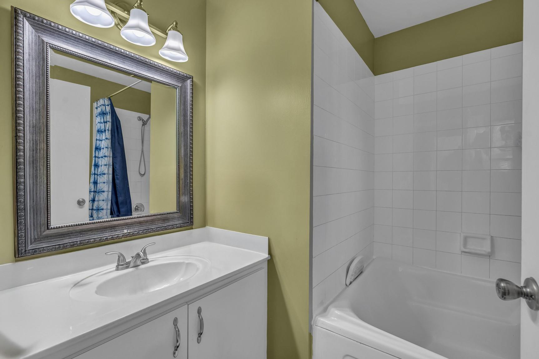 8449 Southwest 23rd Court Miramar, FL 33025 - Photo 22 of 46 Primary Bathroom