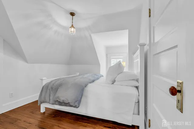 $1,895,000 | 31 Oak Avenue, Metuchen, NJ 08840