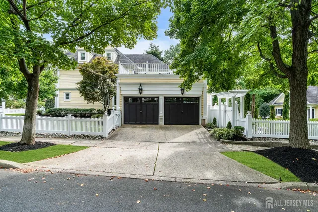 $1,895,000 | 31 Oak Avenue, Metuchen, NJ 08840