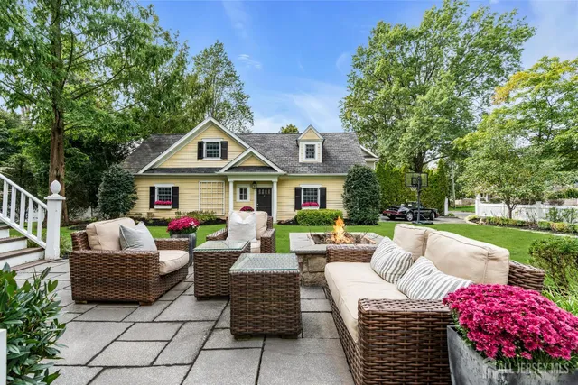 $1,895,000 | 31 Oak Avenue, Metuchen, NJ 08840