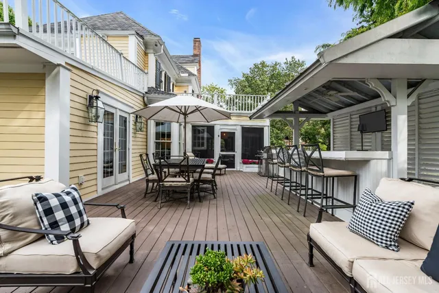 $1,895,000 | 31 Oak Avenue, Metuchen, NJ 08840