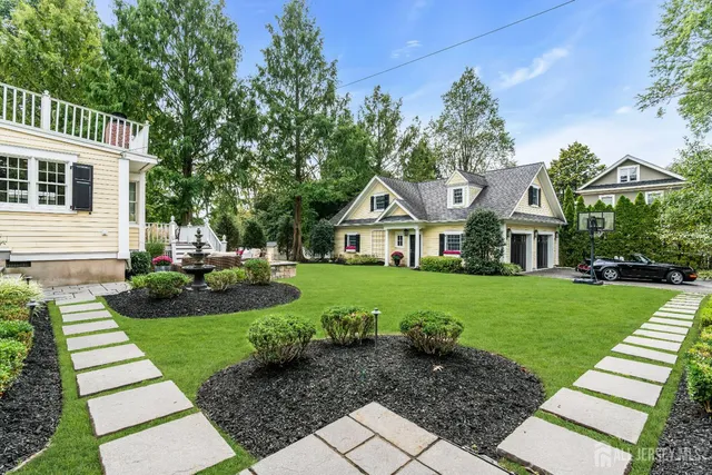 $1,895,000 | 31 Oak Avenue, Metuchen, NJ 08840