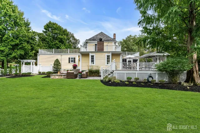 $1,895,000 | 31 Oak Avenue, Metuchen, NJ 08840