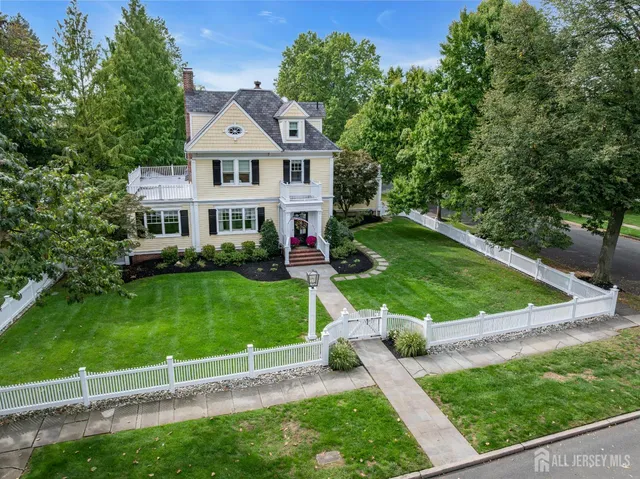 $1,895,000 | 31 Oak Avenue, Metuchen, NJ 08840