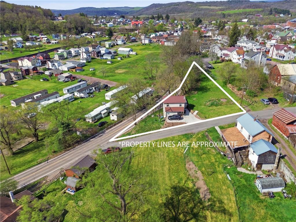 3 Chestnut Street Meyersdale, PA 15552 - Photo 24 of 28 a view of a city