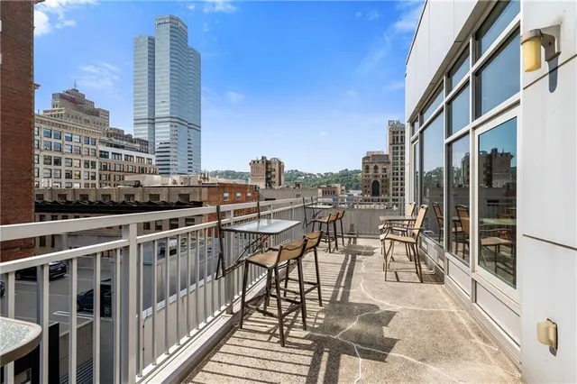 a picture of city view