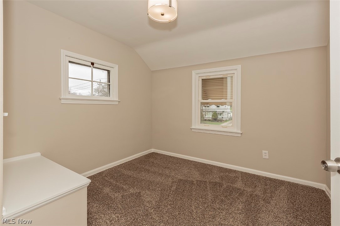 1220 Dorsh Road Cleveland, OH 44121 - Photo 23 of 30