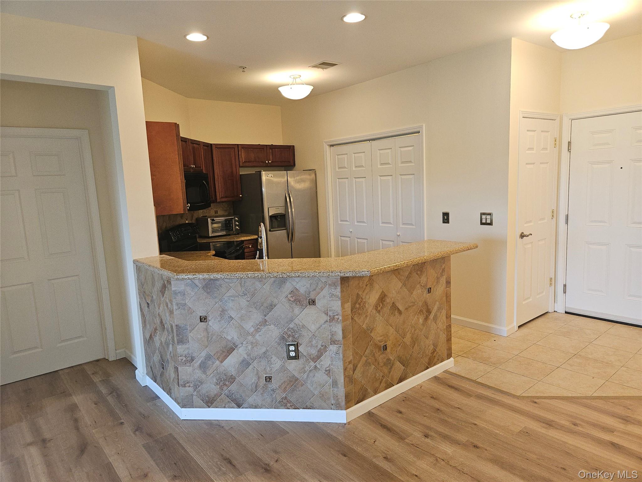 934 Tower Ridge Circle Middletown, NY 10941 - Photo 8 of 36 Check out the breakfast bar.