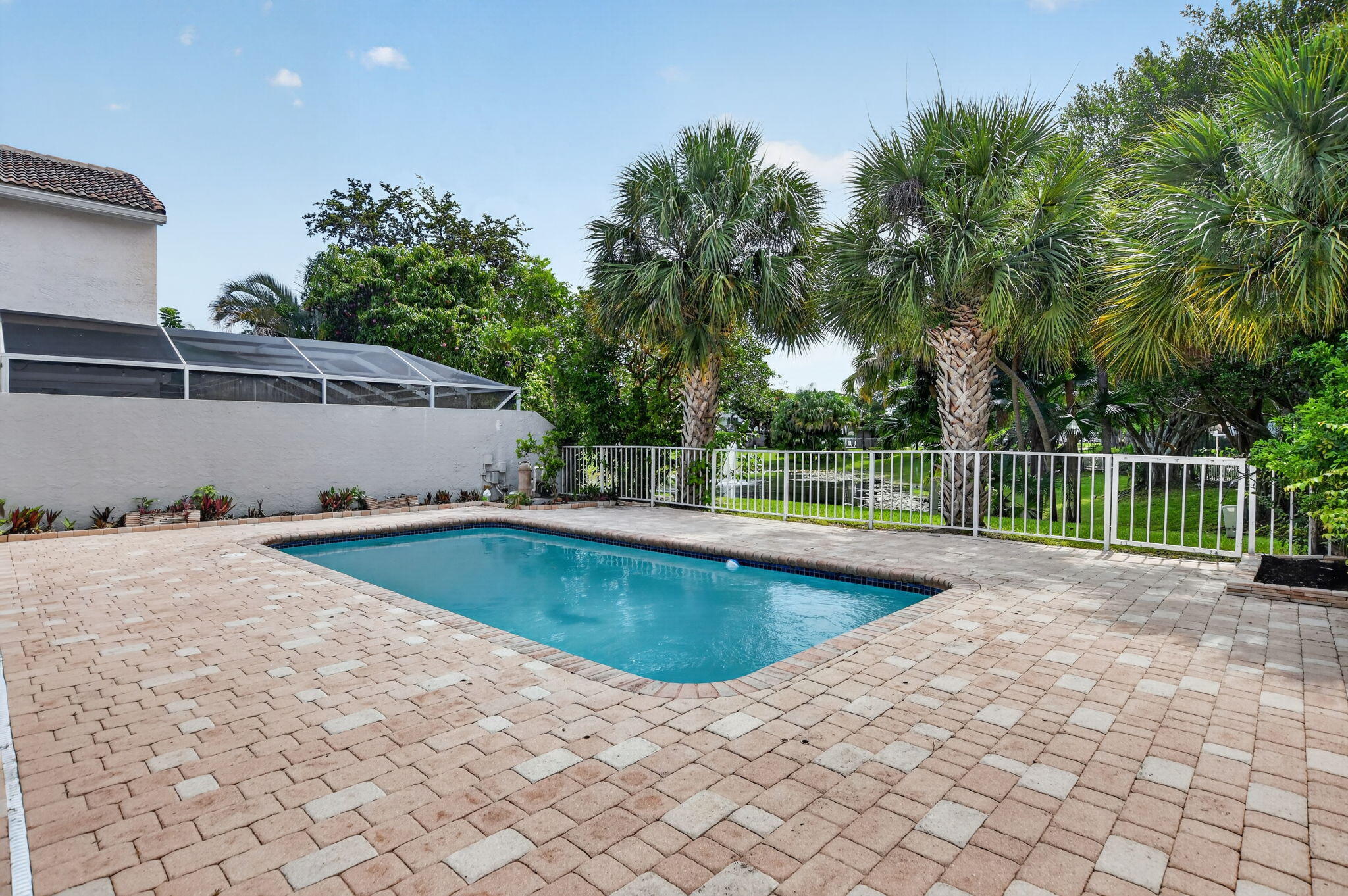 23338 La Vida Way Boca Raton, FL 33433 - Photo 48 of 52 Pool/Patio