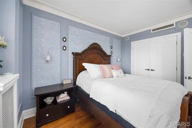 $350,000 | 701 South Skinker Boulevard, Unit 403, St. Louis, MO 63105