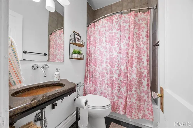 $350,000 | 701 South Skinker Boulevard, Unit 403, St. Louis, MO 63105