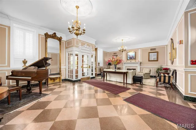 $350,000 | 701 South Skinker Boulevard, Unit 403, St. Louis, MO 63105