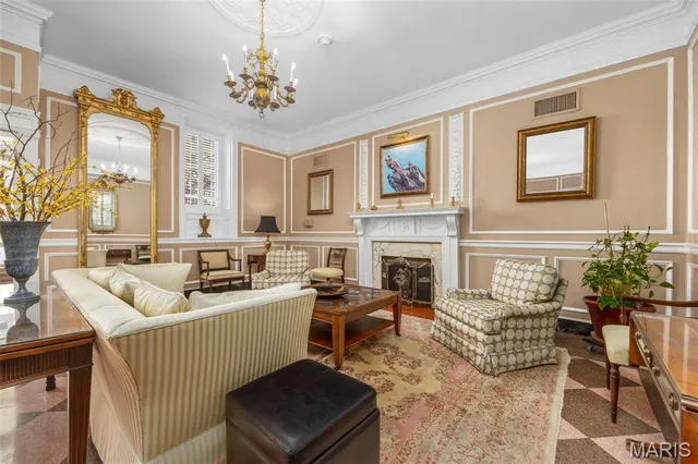 $350,000 | 701 South Skinker Boulevard, Unit 403, St. Louis, MO 63105