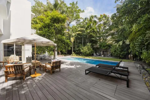 $4,750,000 | 3901 Kumquat Avenue, Miami, FL 33133