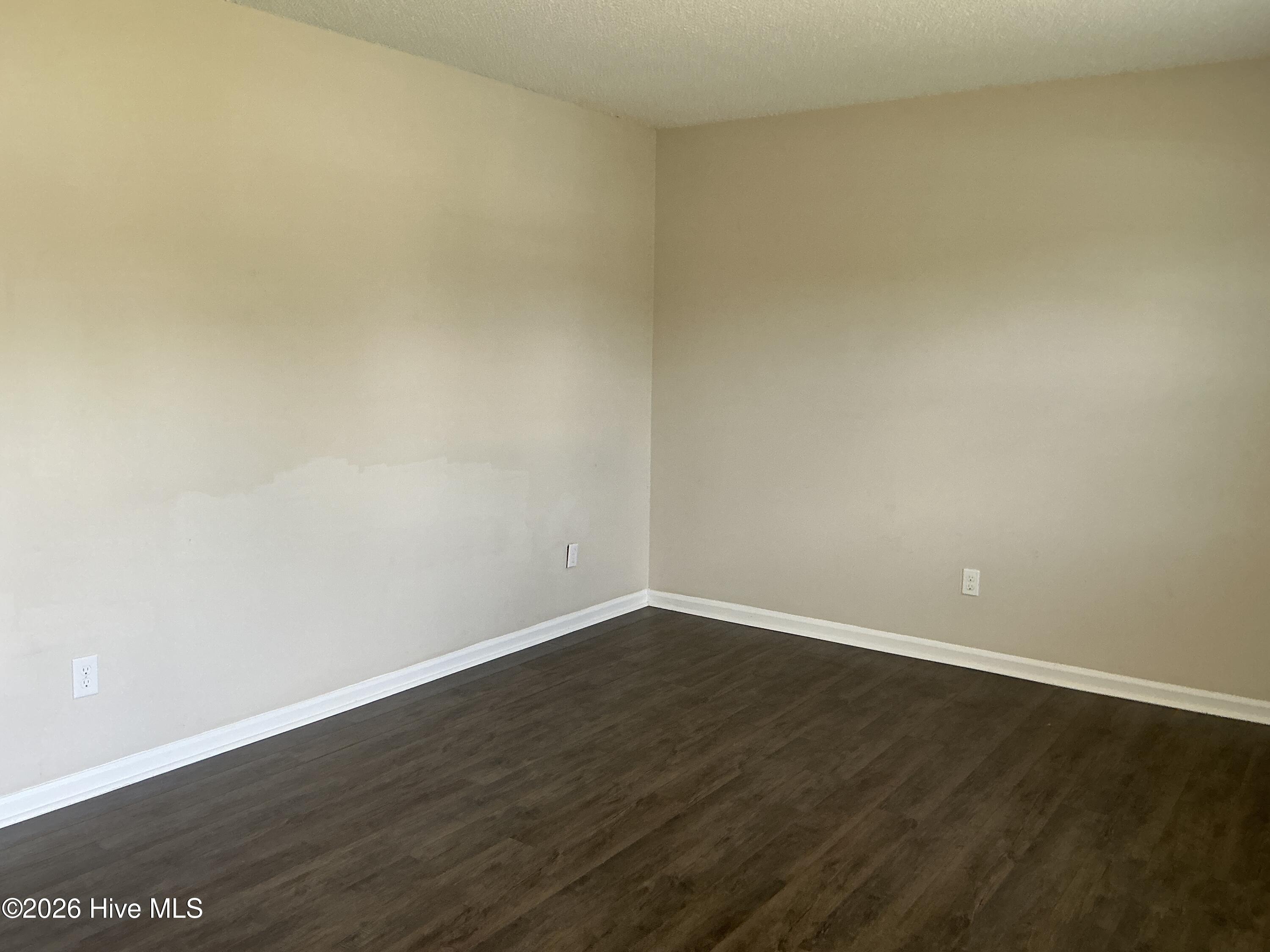 1011 Ridgecrest Lane Jacksonville, NC 28546 - Photo 6 of 21 Living room