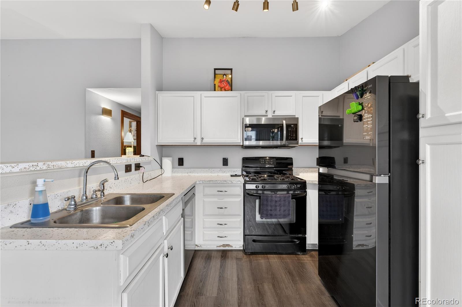 8406 Pebble Creek Way, Unit 204 Highlands Ranch, CO 80126 - Photo 11 of 28