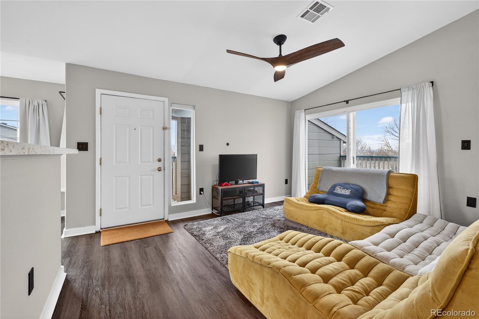 8406 Pebble Creek Way, Unit 204 Highlands Ranch, CO 80126 - Photo 4 of 28