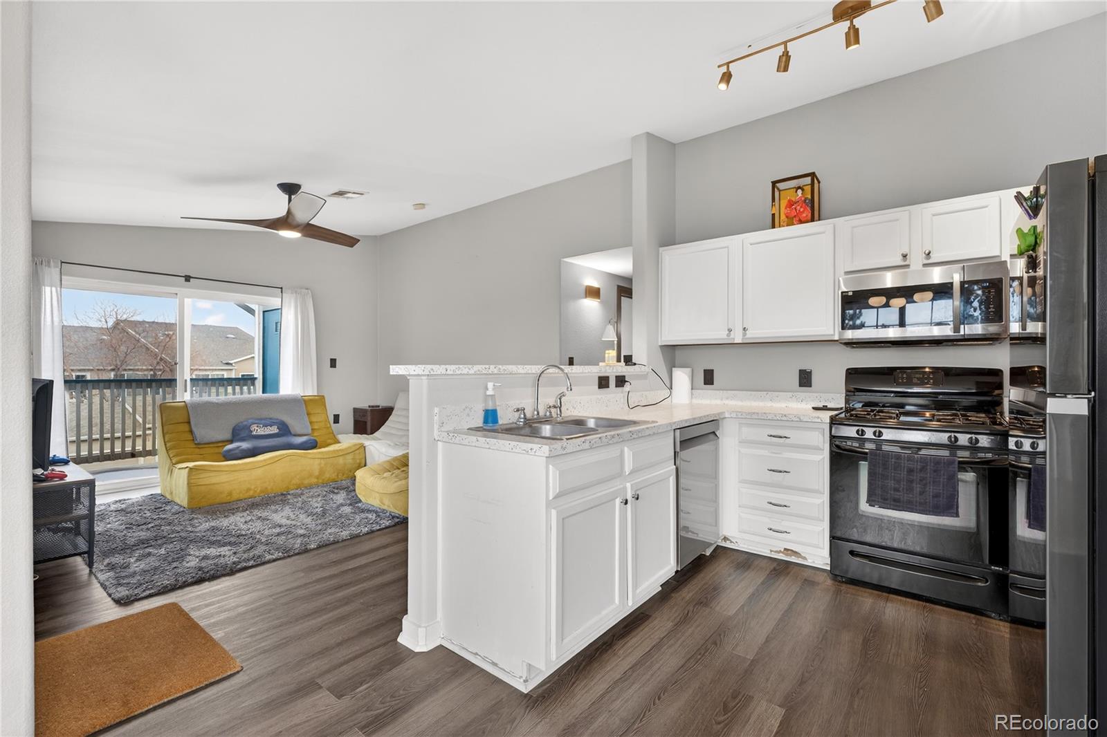 8406 Pebble Creek Way, Unit 204 Highlands Ranch, CO 80126 - Photo 10 of 28