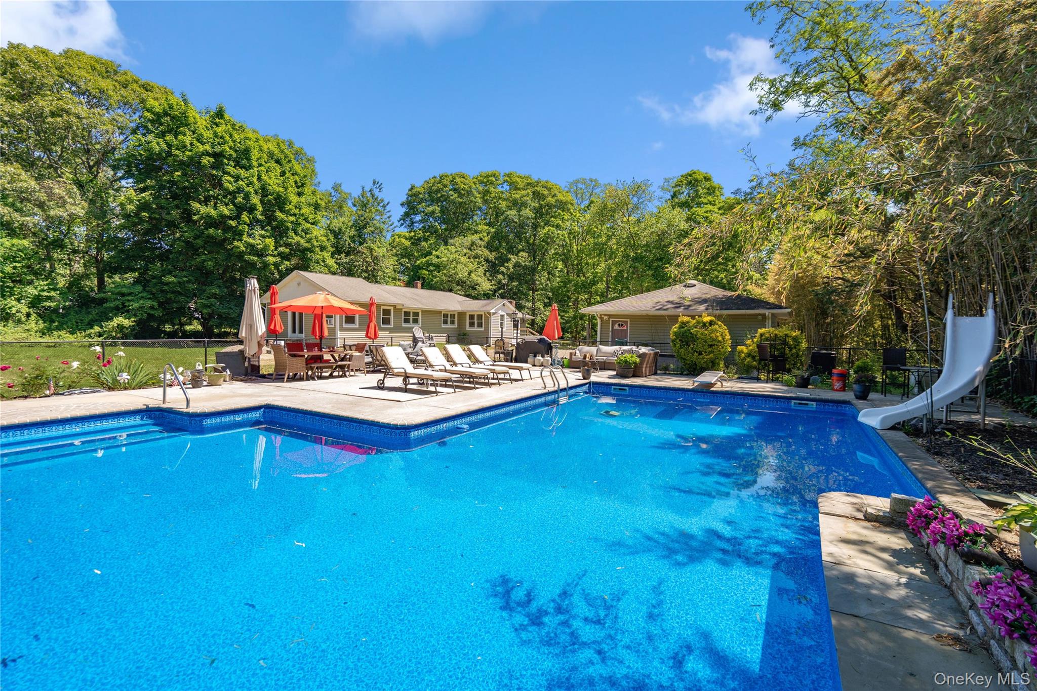 280 Holbrook Road Ronkonkoma, NY 11779 - Photo 28 of 30