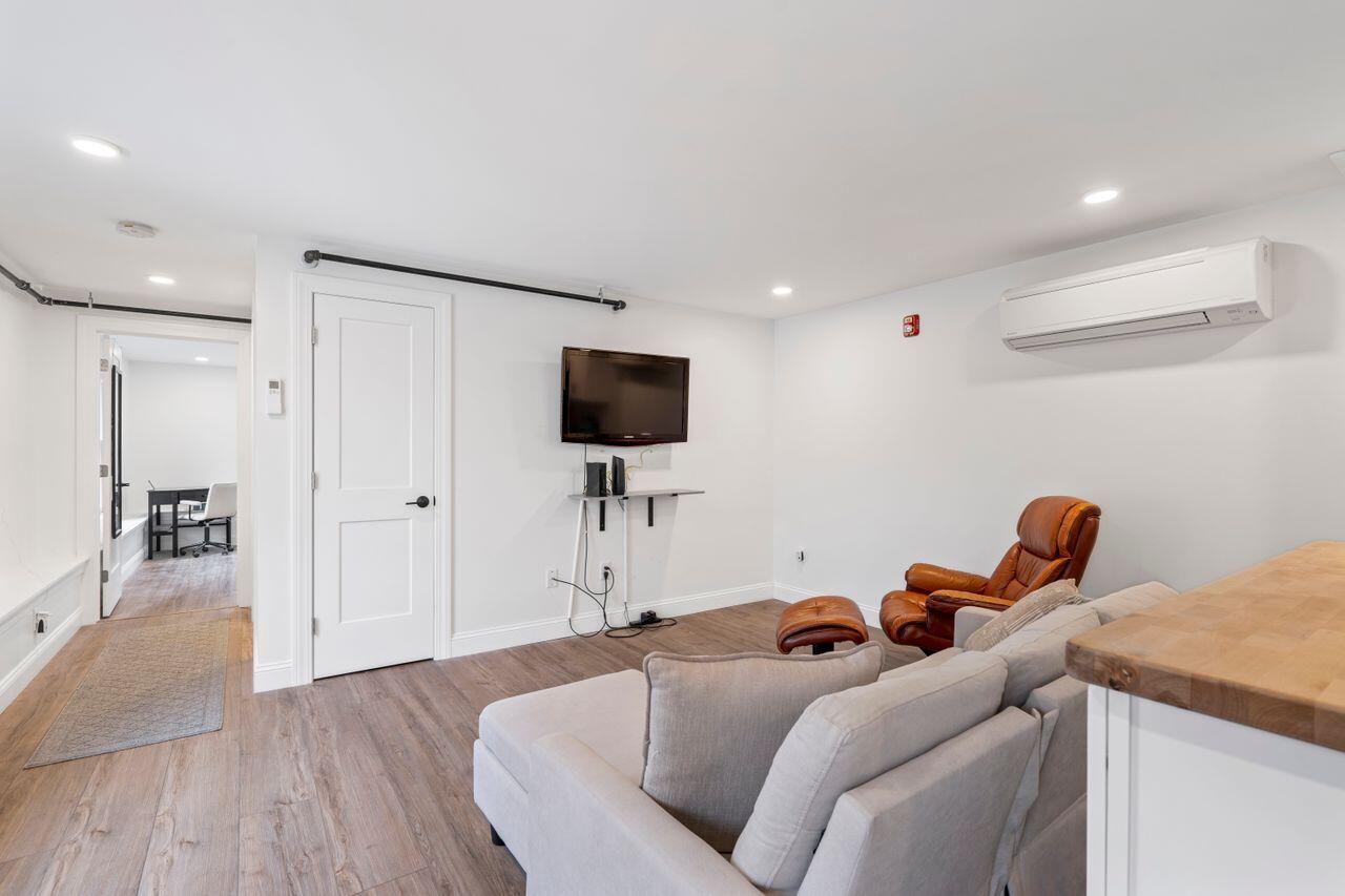 372 Main Street, Unit 101 Saco, ME 04072 - Photo 7 of 18 372_Main_St_unit_101_Saco_ME_12