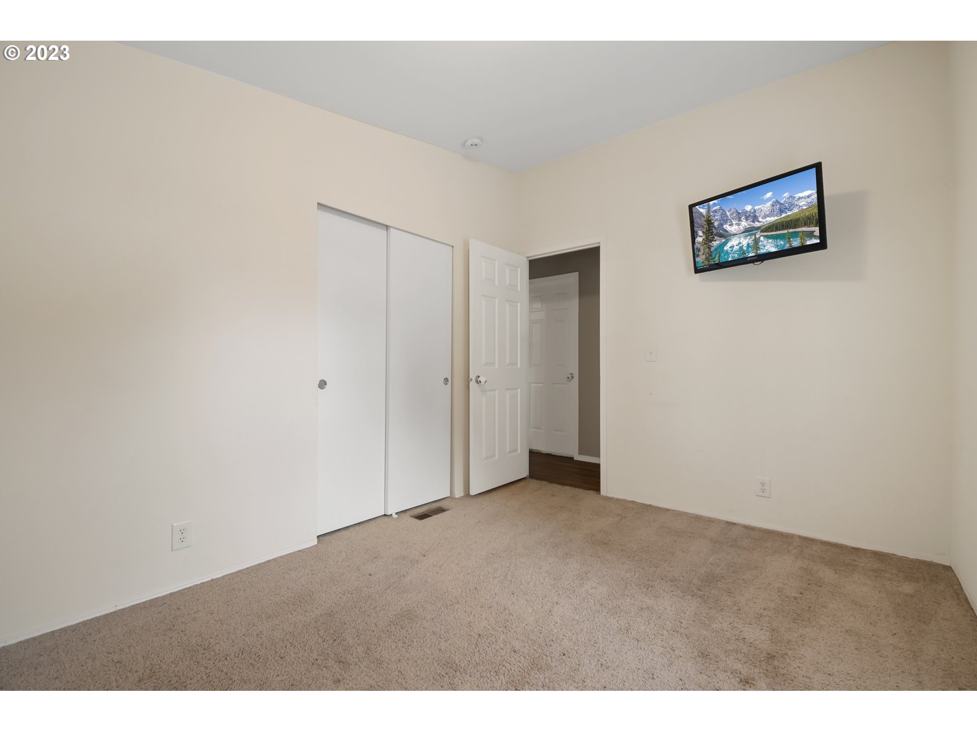 172 Old Airport Road Carson, WA 98610 - Photo 18 of 32 Bedroom