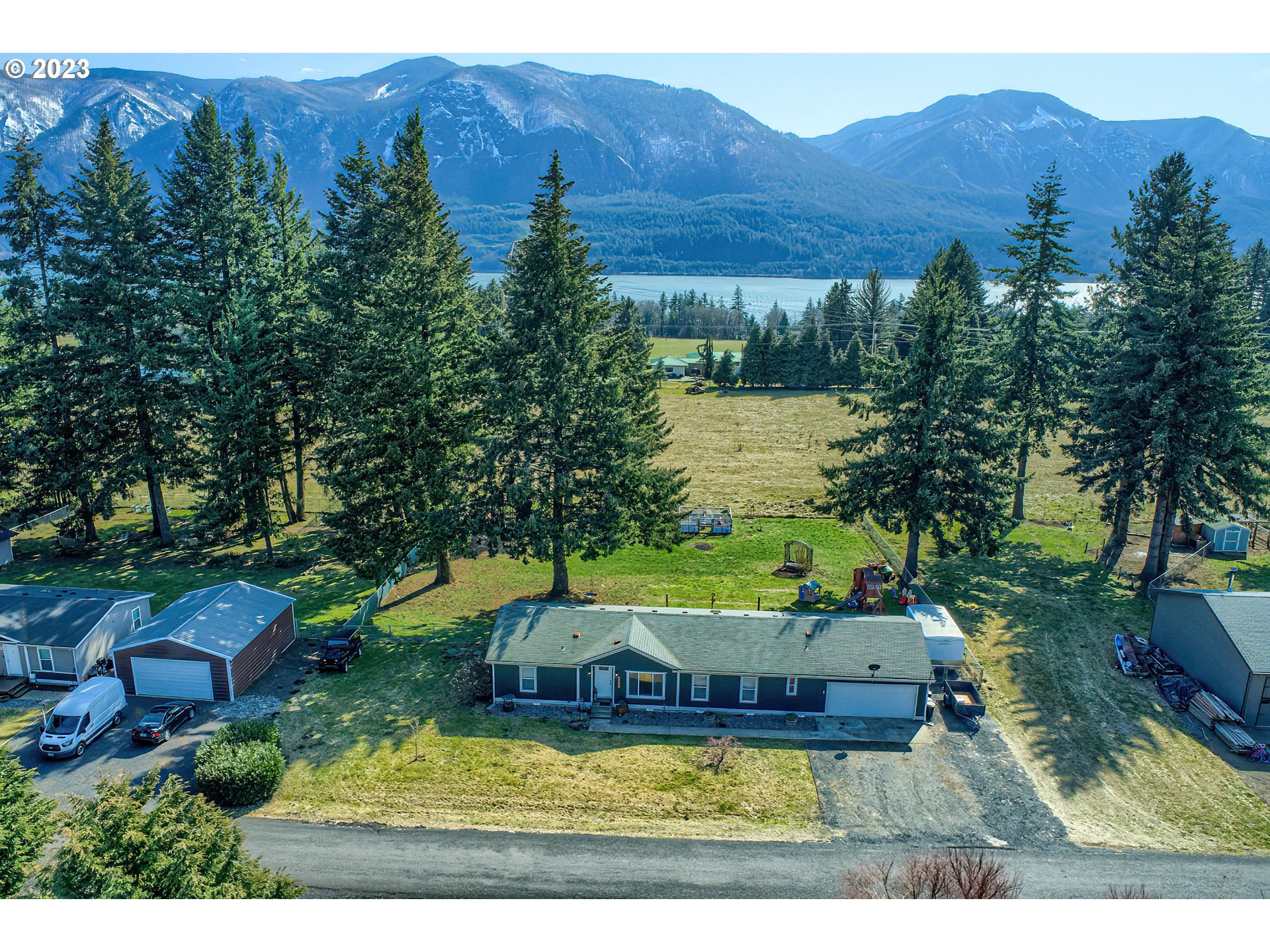172 Old Airport Road Carson, WA 98610 - Photo 2 of 32 Gallery Image 2