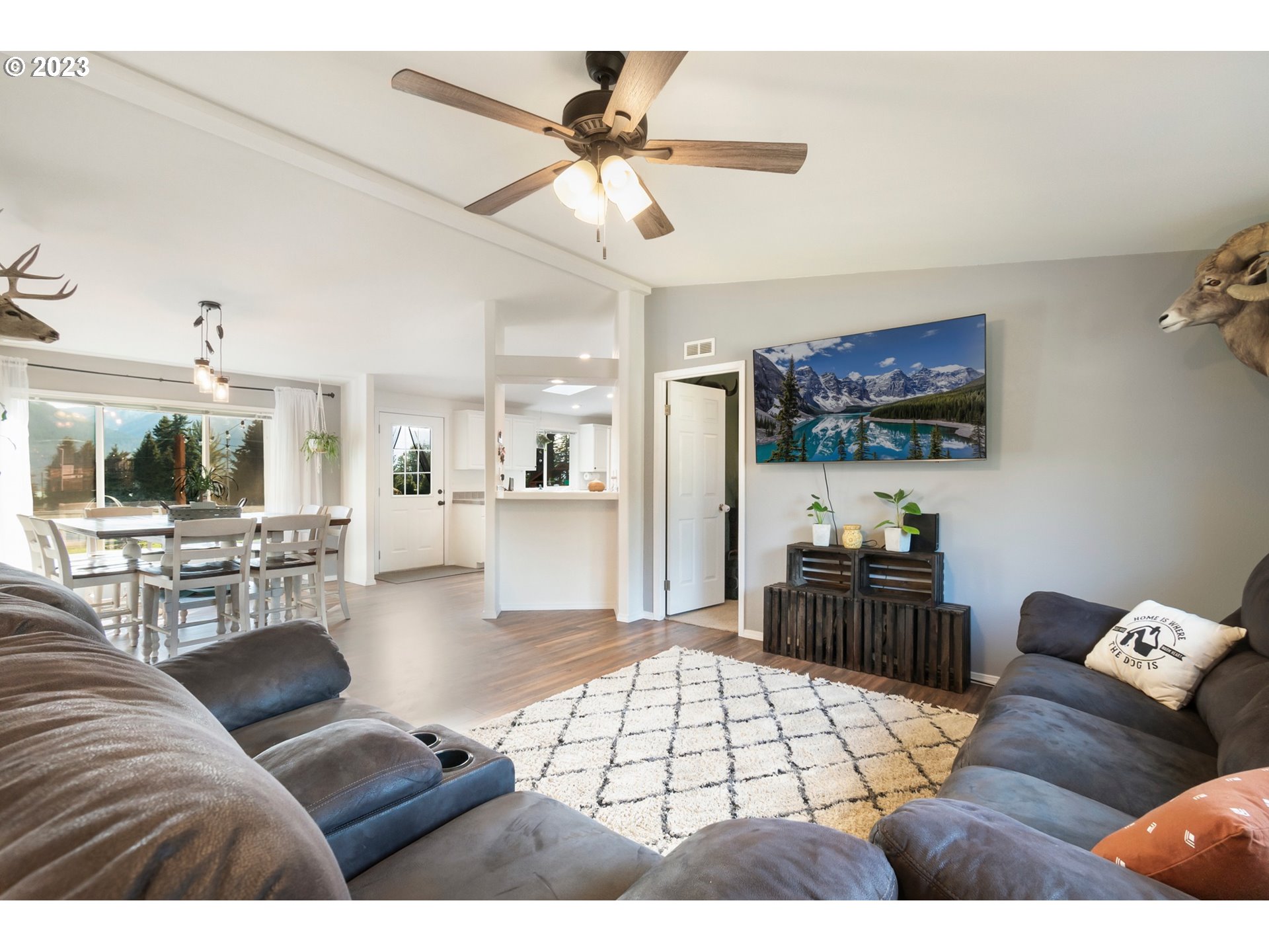 172 Old Airport Road Carson, WA 98610 - Photo 5 of 32 Gallery Image 5