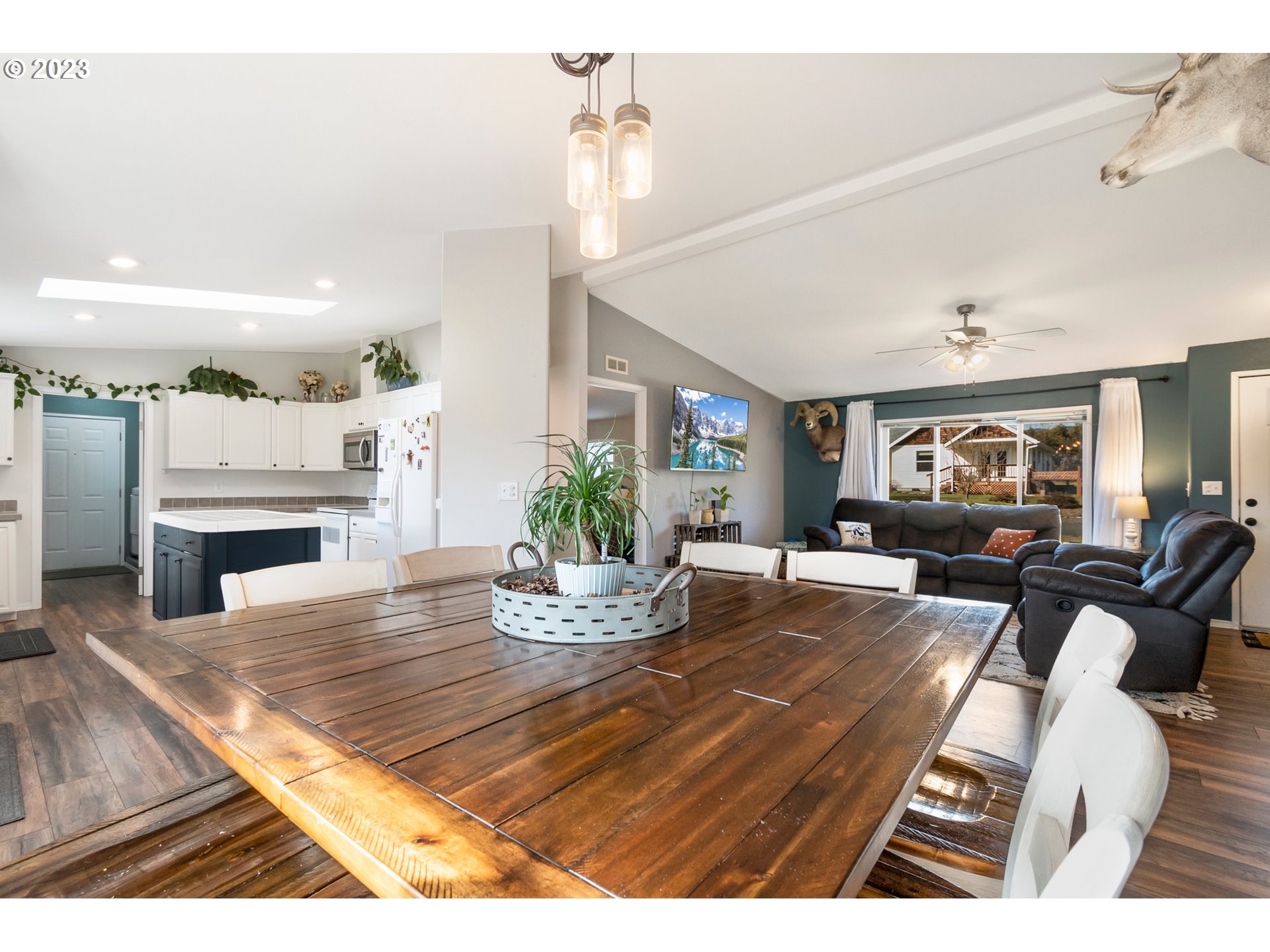 172 Old Airport Road Carson, WA 98610 - Photo 7 of 32 Gallery Image 7