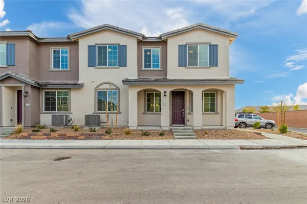 $2,300 | 25 Barbara Lane, Unit 31, Las Vegas, NV 89183