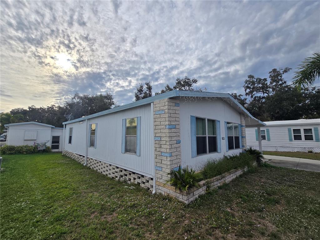 3327 Eileen Drive Ellenton, FL 34222 - Photo 2 of 17