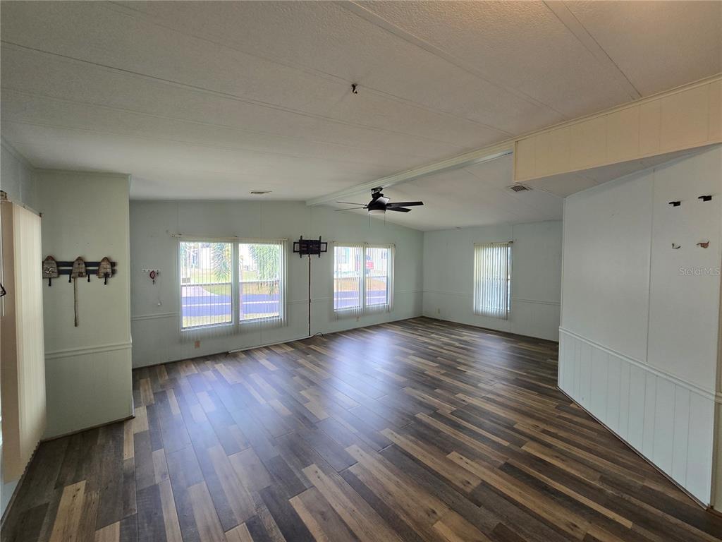 3327 Eileen Drive Ellenton, FL 34222 - Photo 3 of 17