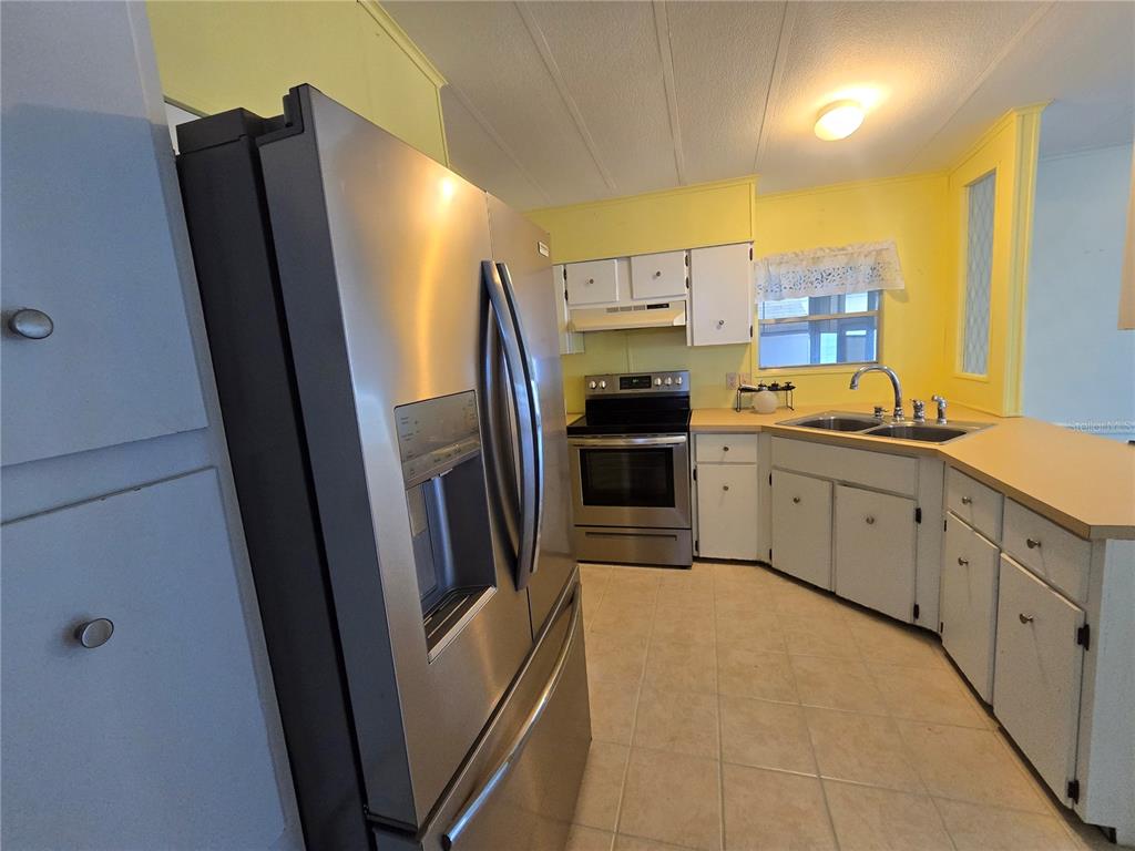 3327 Eileen Drive Ellenton, FL 34222 - Photo 7 of 17