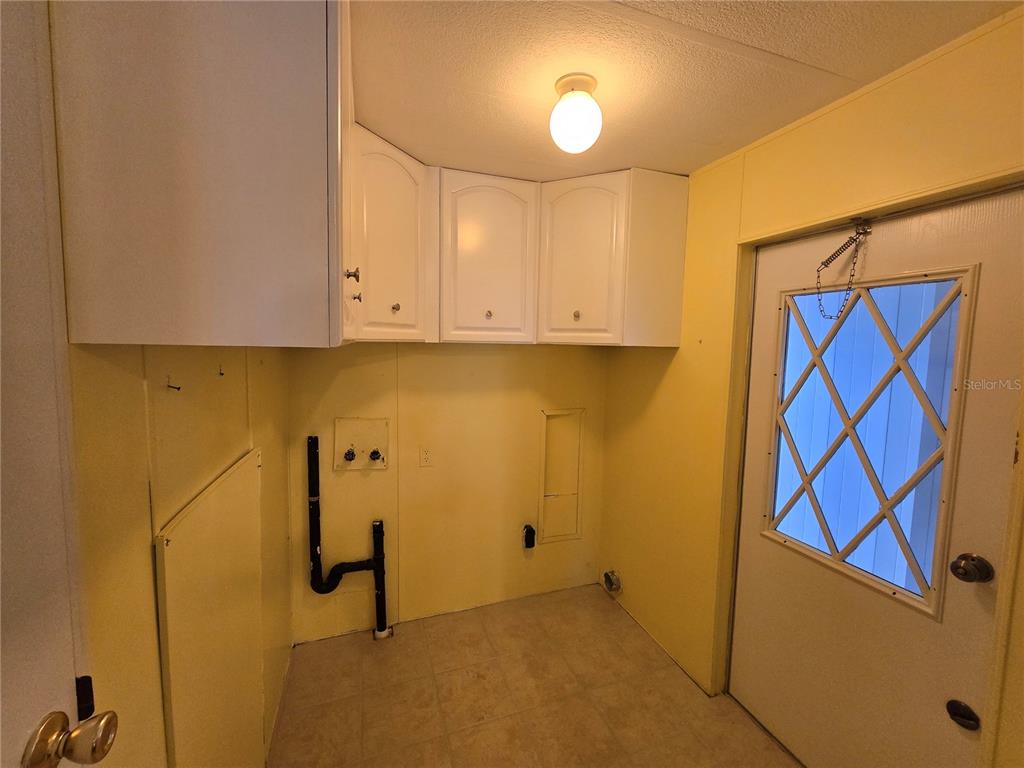 3327 Eileen Drive Ellenton, FL 34222 - Photo 8 of 17