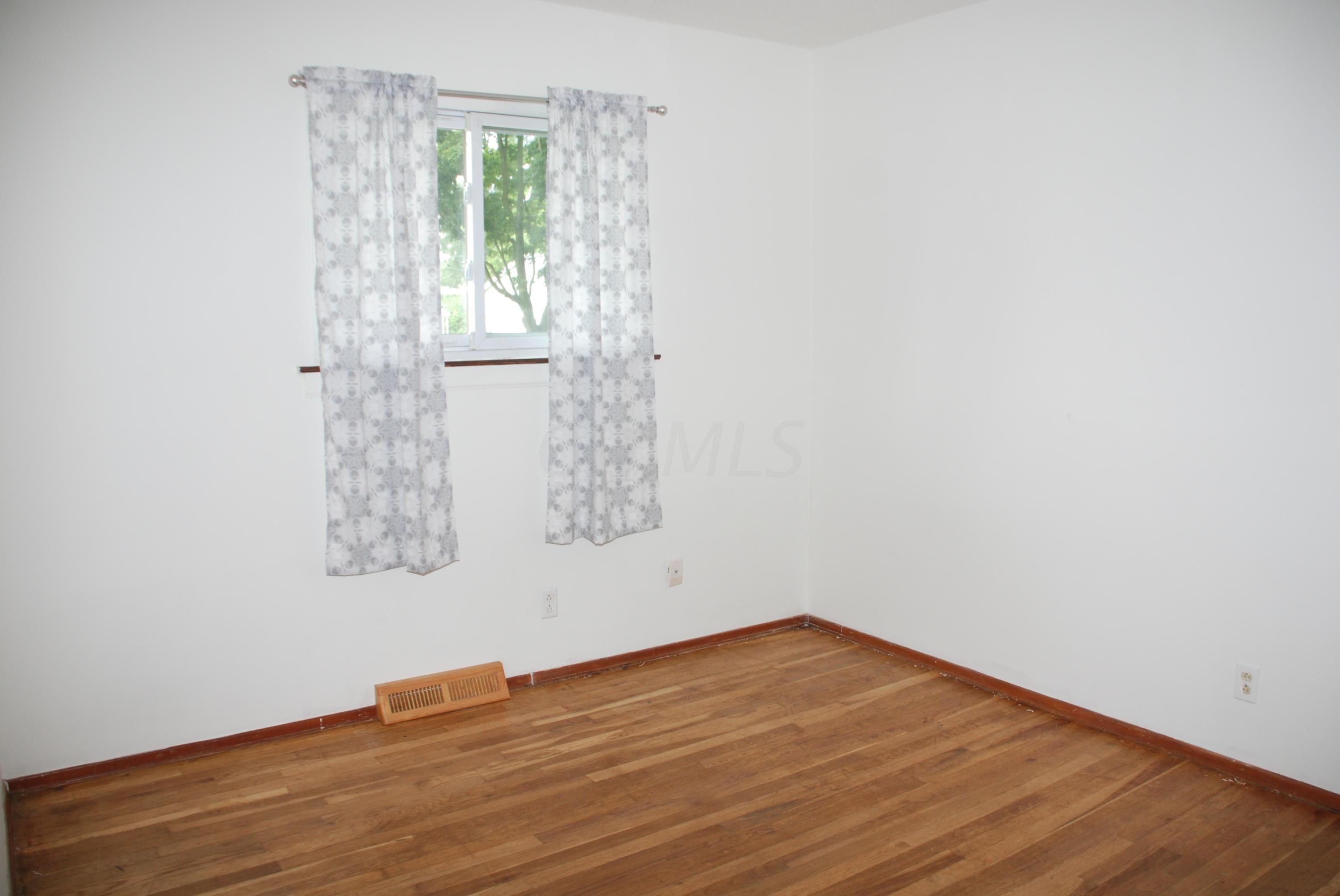 5080 Chingford Road Columbus, OH 43232 - Photo 6 of 14 Gallery Image 6