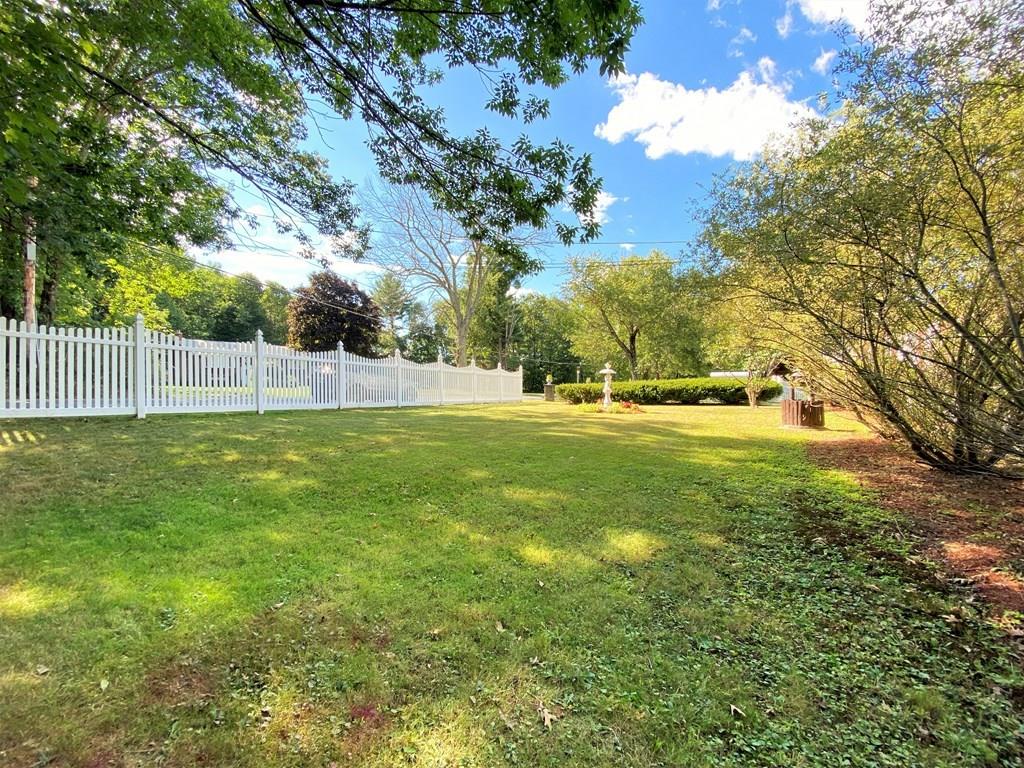 260 Brookfield Road Charlton, MA 01507 - Photo 5 of 32
