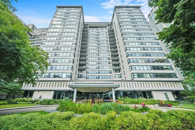 $295,000 | 3430 North Lake Shore Drive, Unit 12J, Chicago, IL 60657