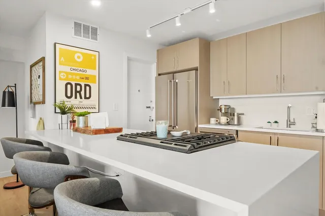 $295,000 | 3430 North Lake Shore Drive, Unit 12J, Chicago, IL 60657