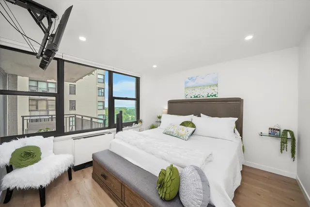 $295,000 | 3430 North Lake Shore Drive, Unit 12J, Chicago, IL 60657