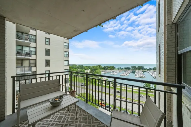 $295,000 | 3430 North Lake Shore Drive, Unit 12J, Chicago, IL 60657