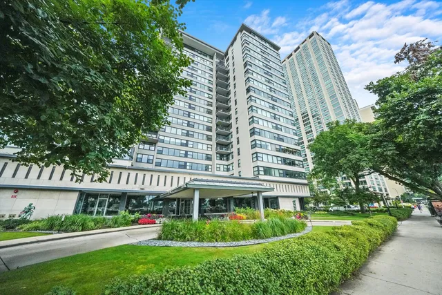 $295,000 | 3430 North Lake Shore Drive, Unit 12J, Chicago, IL 60657
