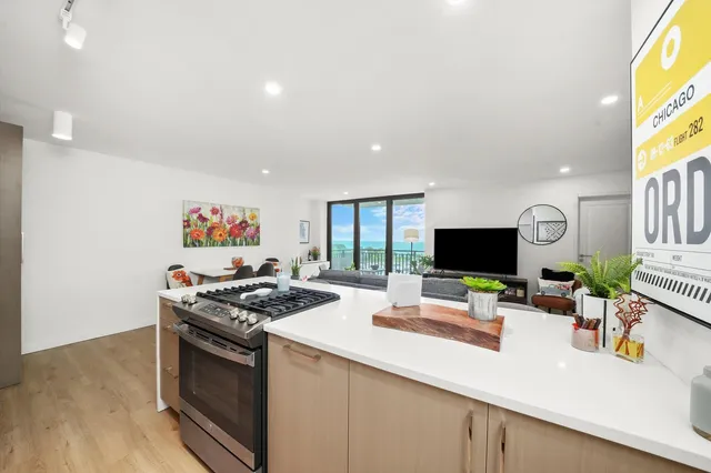 $295,000 | 3430 North Lake Shore Drive, Unit 12J, Chicago, IL 60657