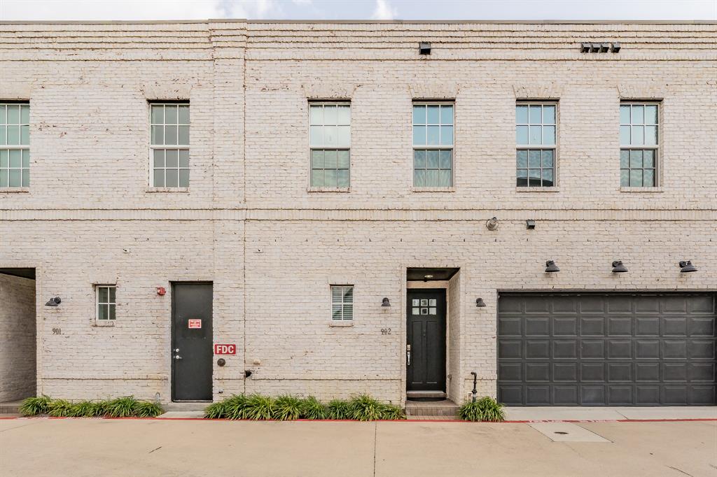 7333 Valley View Lane, Unit 902 Dallas, TX 75240 - Photo 38 of 40 front view of a building