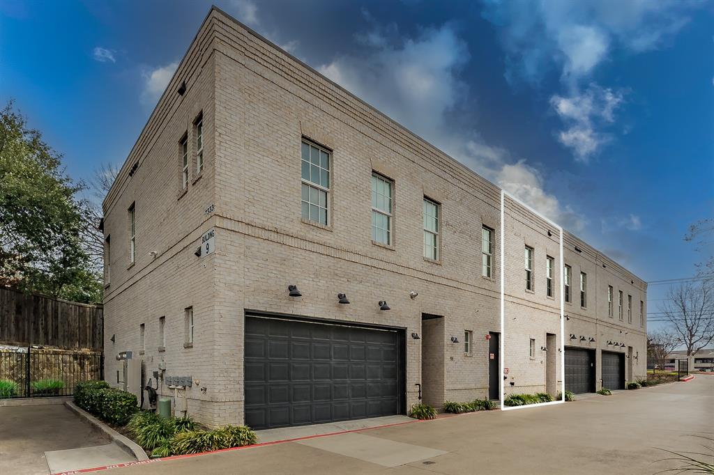7333 Valley View Lane, Unit 902 Dallas, TX 75240 - Photo 39 of 40 a front view of a building