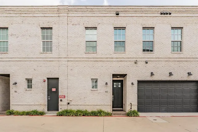 $579,999 | 7333 Valley View Lane, Unit 902, Dallas, TX 75240