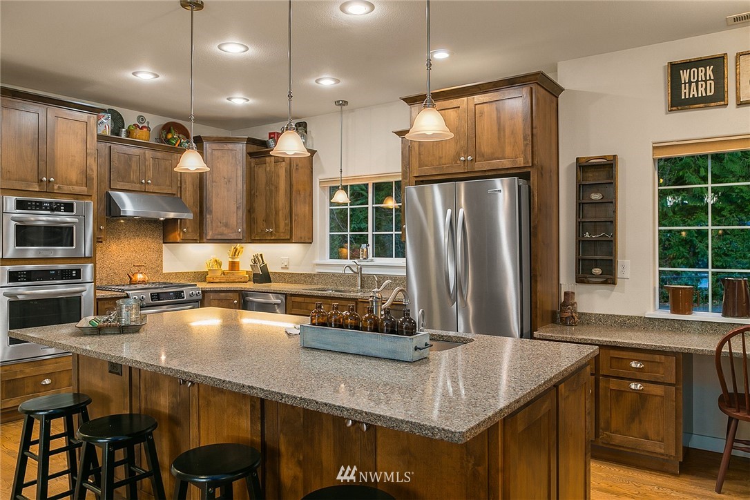 6704 Vandermark Road East Lake Tapps, WA 98391 - Photo 10 of 40 Gallery Image 10