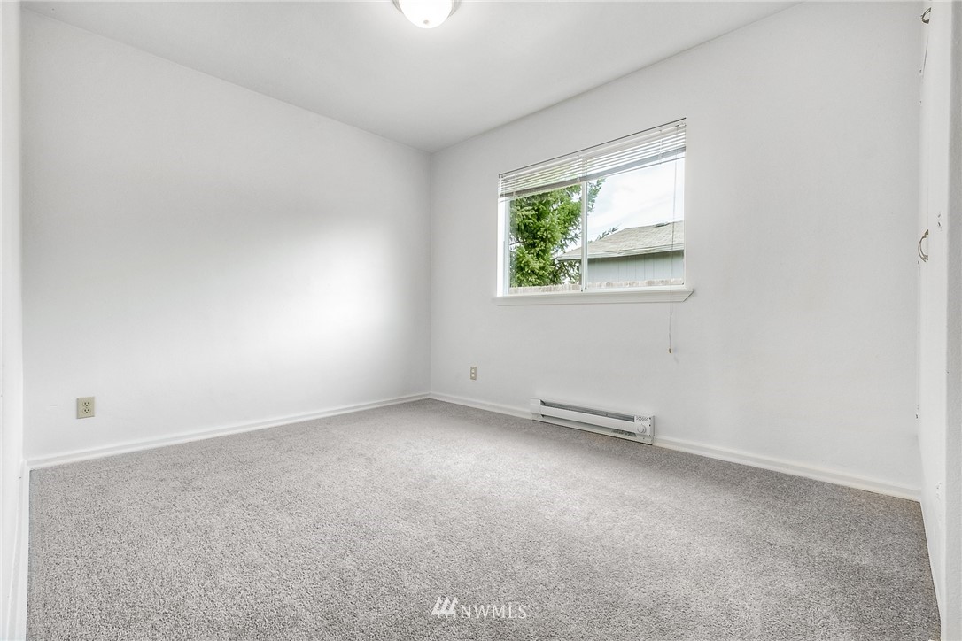 659 Ferndale Court Northeast Renton, WA 98056 - Photo 11 of 18 Gallery Image 11