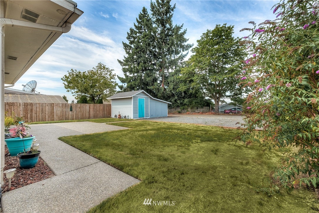 659 Ferndale Court Northeast Renton, WA 98056 - Photo 3 of 18 Gallery Image 3