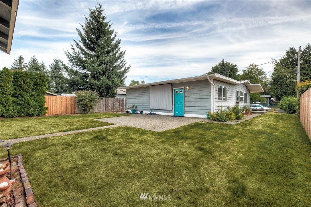 659 Ferndale Court Northeast Renton, WA 98056 - Photo 5 of 18 Gallery Image 5
