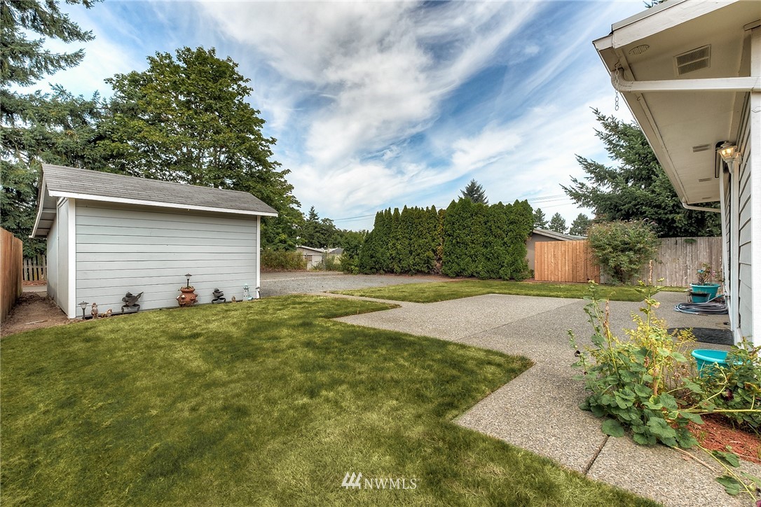 659 Ferndale Court Northeast Renton, WA 98056 - Photo 6 of 18 Gallery Image 6