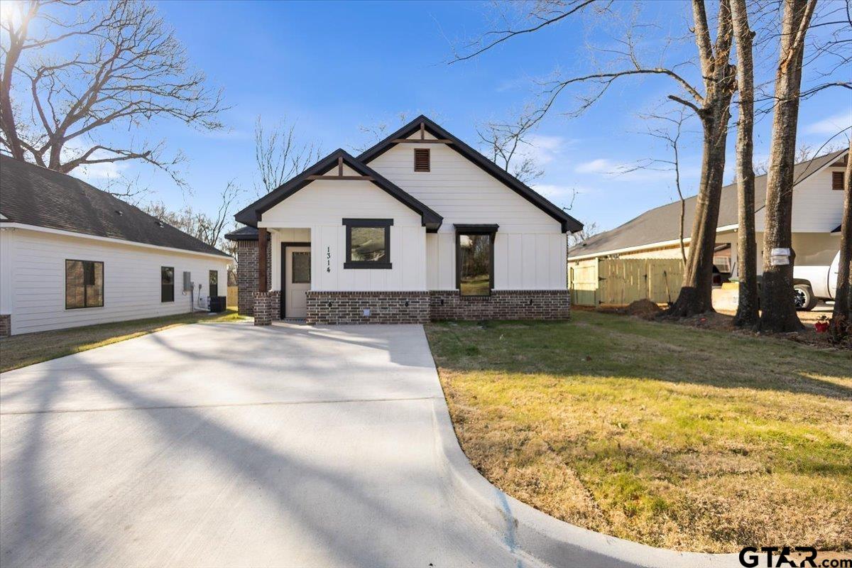 1314 West Claude Street Tyler, TX 75702 - Photo 2 of 26